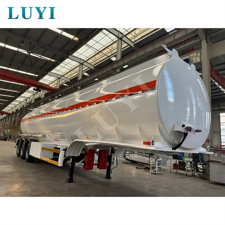 3 Axle Volum Kbir Tank tal-Fjuwil Trailer7 Kompartiment Multi Tank Sistema